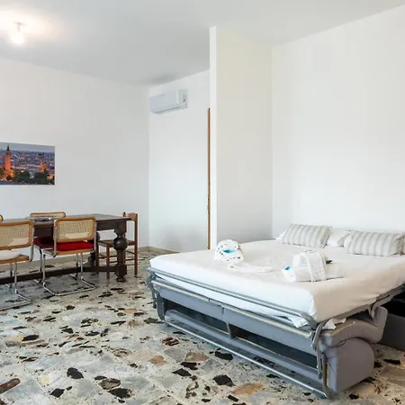 Nyaraló Myarenaverona *